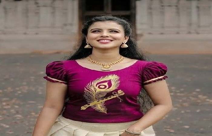 Modern Pattu Pavadai Blouse Designs For Ladies